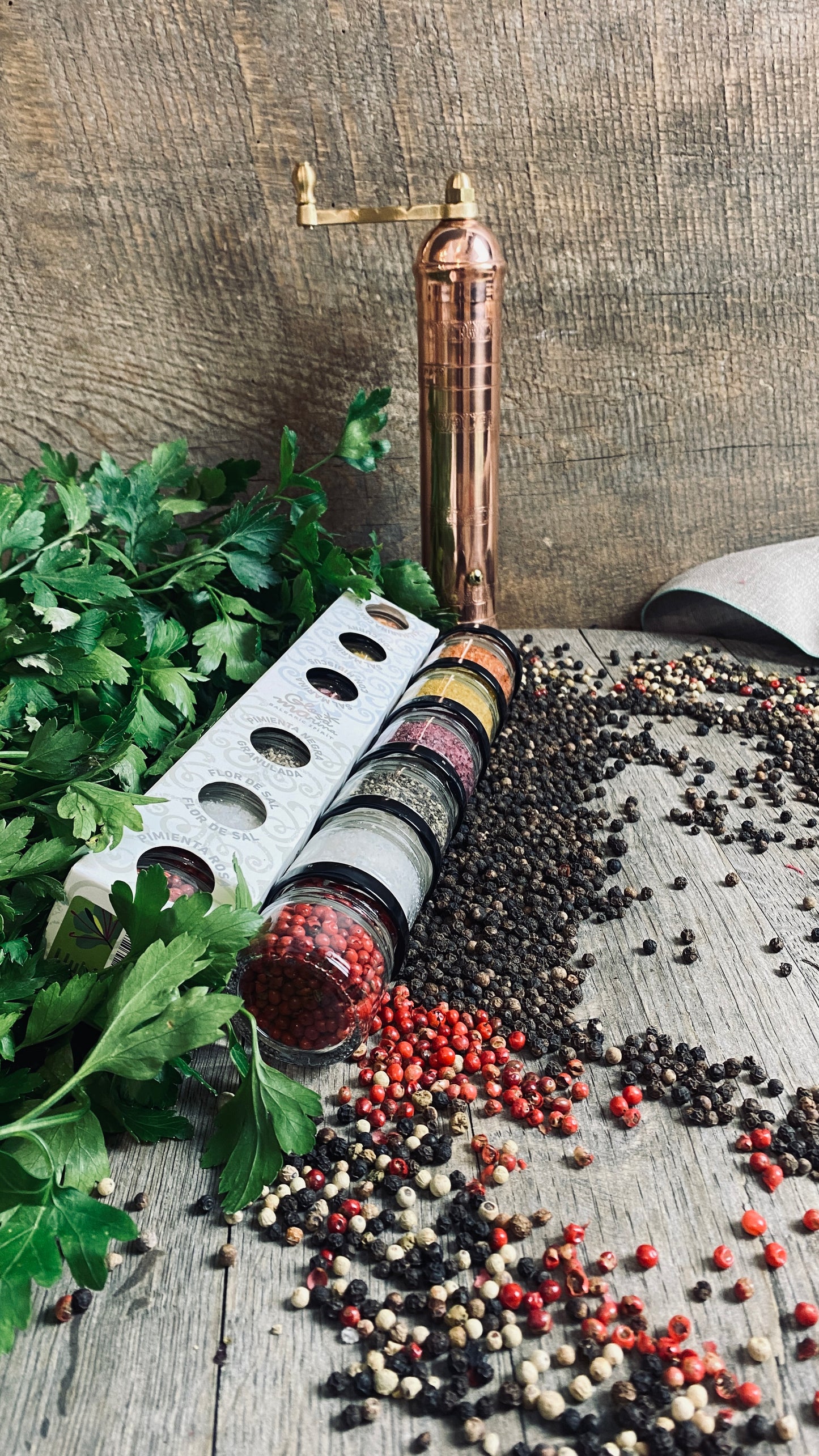 Geschenk-Set Gewürzmühle Kupfer handmade mit 6 Gewürzen im Glas