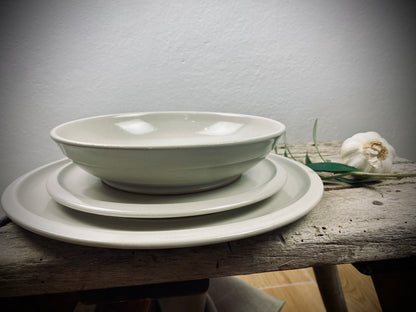 Handgetöpferte 3er Set-Tischserie Klassik aus dem Atelier Andrea