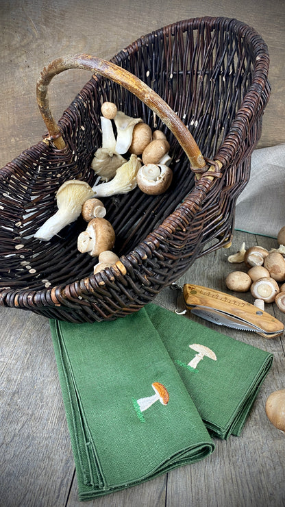 Geschenk-Set Korb & Pilzmesser & 2 Leinenservietten
