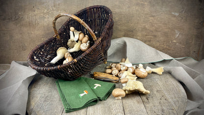 Geschenk-Set Korb & Pilzmesser & 2 Leinenservietten