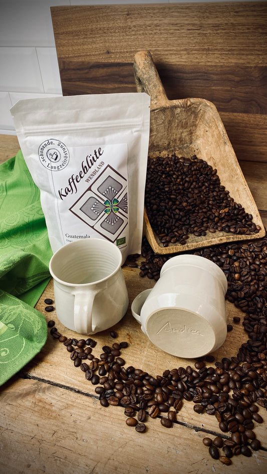 Espresso Bohnen 250 gr.  mit 2er-Set handgetöpferte Keramik-Tassen mit Henkel