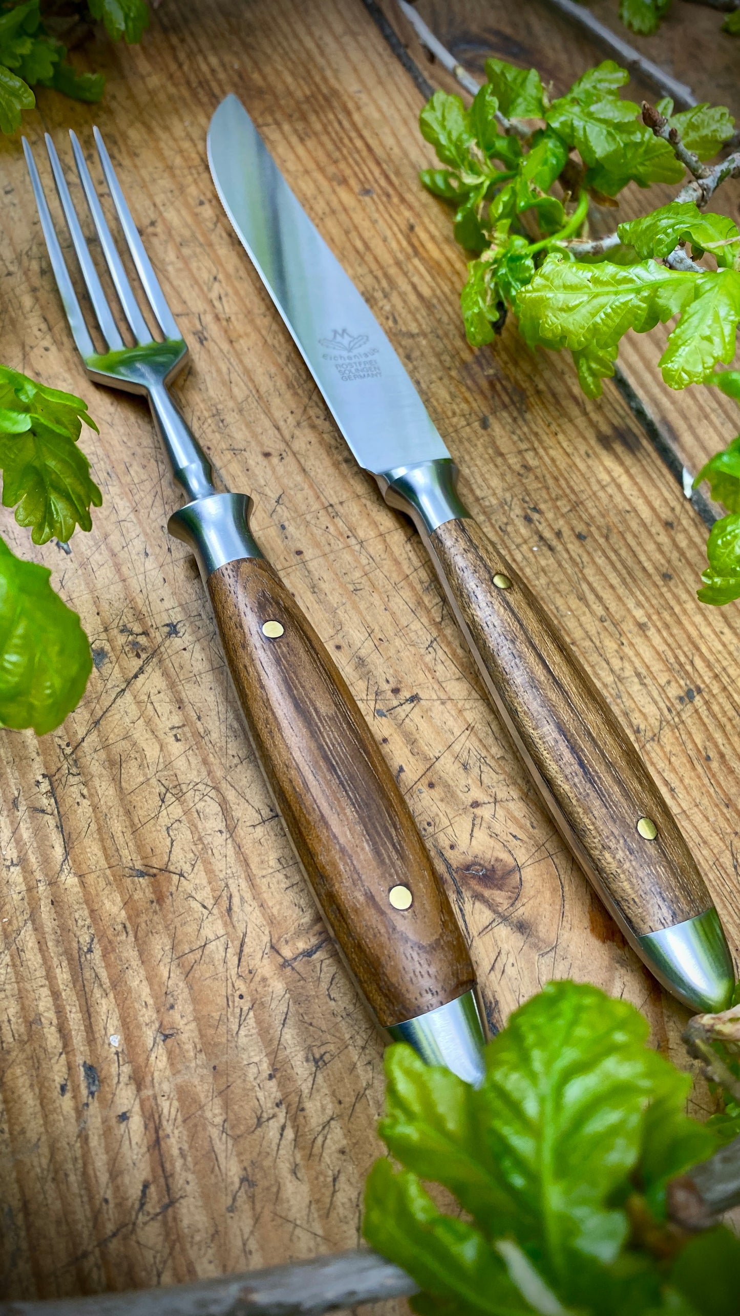 Eichenlaub Steakbesteck mit echter Eiche dunkel