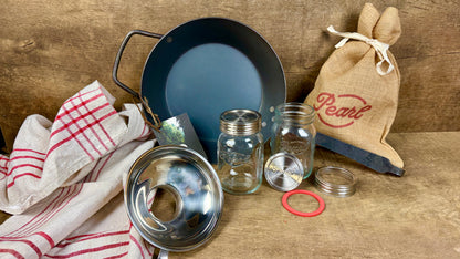 Geschenkset „Einkochen“ – handgeschmiedete Eisenpfanne & Pearl Einmach-Set