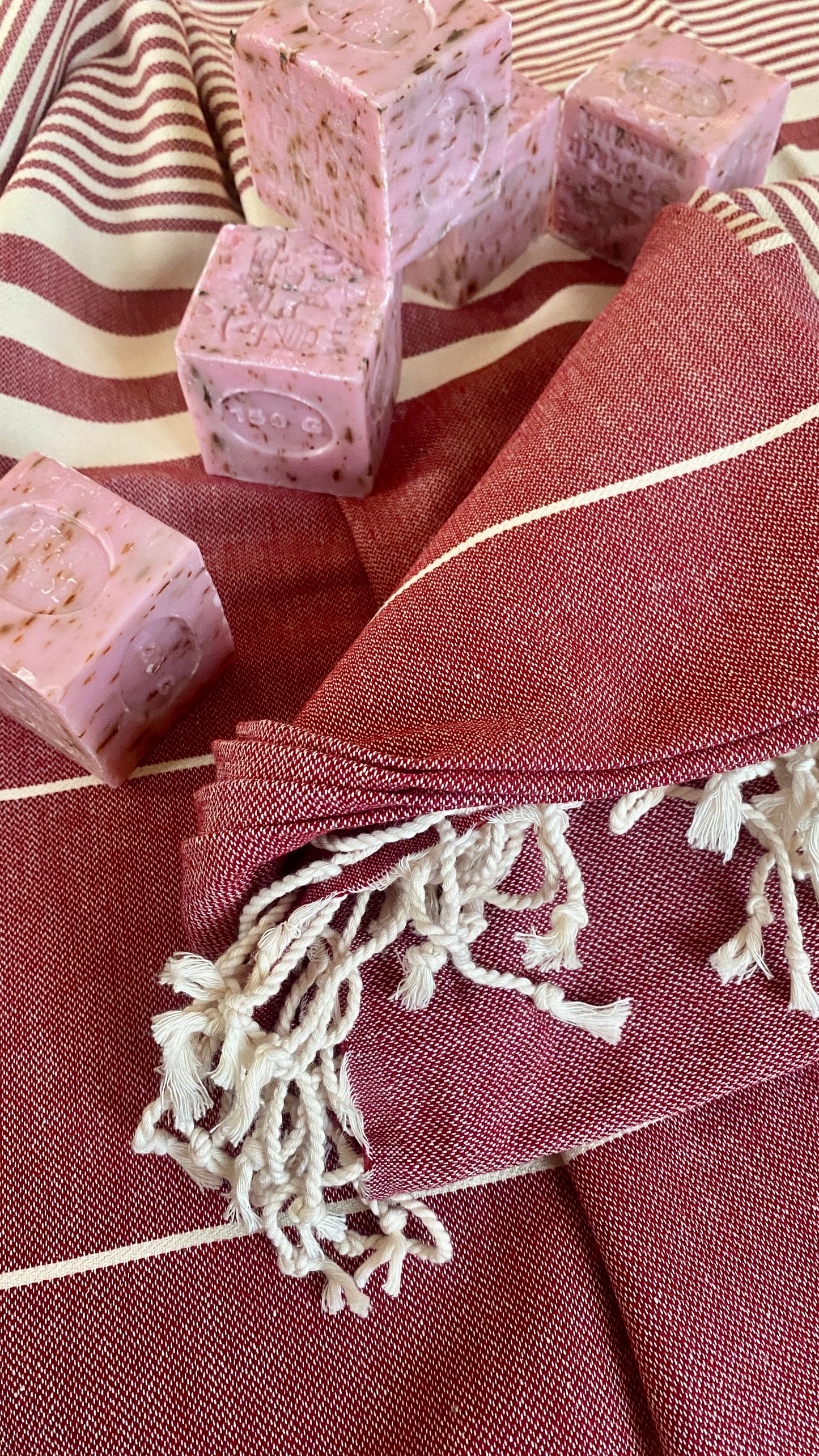 Strandtuch, Saunatuch, Handtuch,  Badetuch 100% Baumwolle mit Seifenwürfel