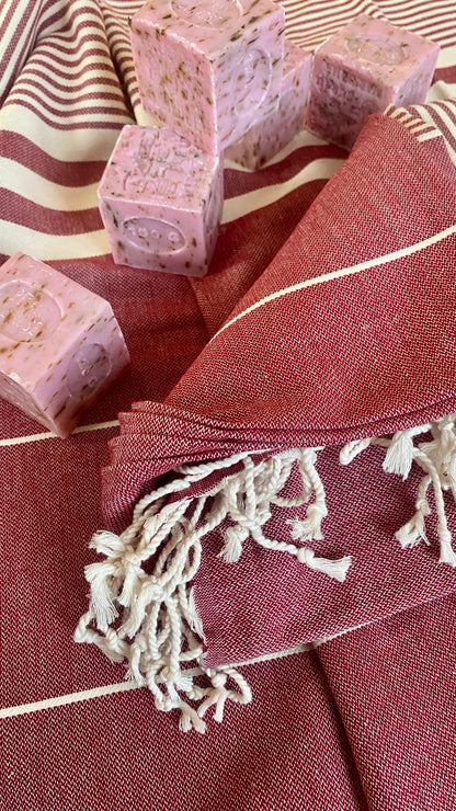 Strandtuch, Saunatuch, Handtuch,  Badetuch 100% Baumwolle mit Seifenwürfel