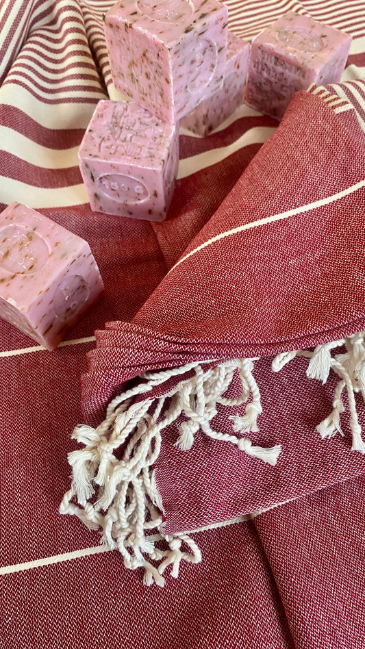 Strandtuch, Saunatuch, Handtuch,  Badetuch 100% Baumwolle mit Seifenwürfel