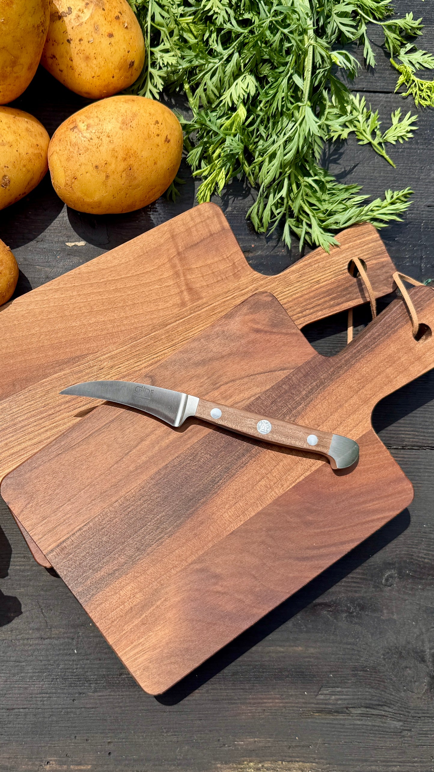 Geschenkset - Güde Schälmesser Alpha Walnuss (ca. 6 cm) und 2  Brettchen Walnuss Buche Design