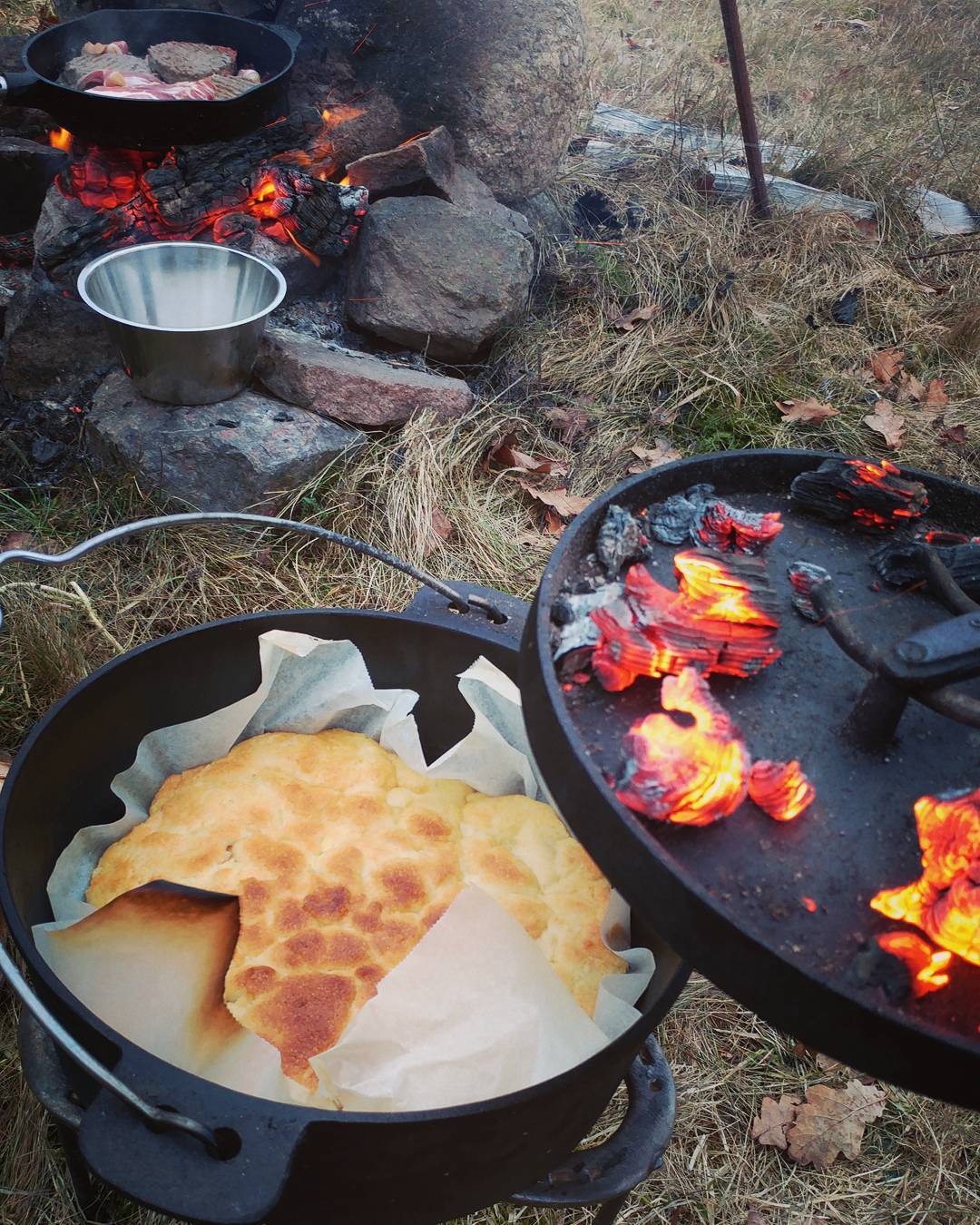 Fältugn Dutch Oven Feuertopf aus Gusseisen, 5,5 L - Skeppshult