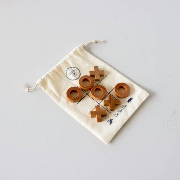 Tic-Tac-Toe-Spiel aus Holz