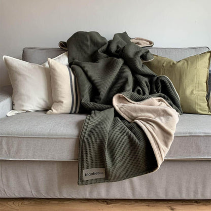 Kuscheldecke „Vollkommen“ Waldgrün · Sandweiß - 145 x 210 cm