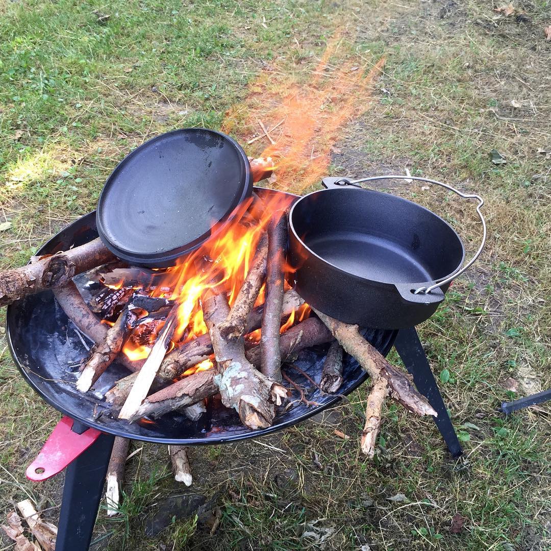 Fältugn Dutch Oven Feuertopf aus Gusseisen, 5,5 L - Skeppshult