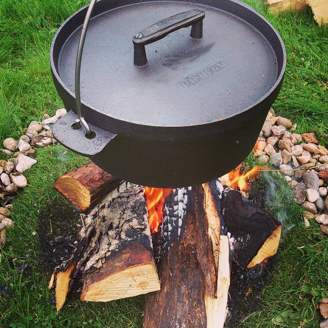 Fältugn Dutch Oven Feuertopf aus Gusseisen, 5,5 L - Skeppshult